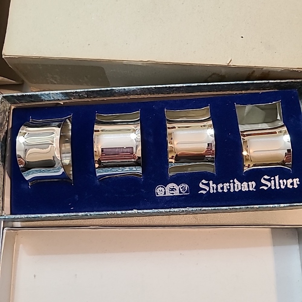 8 Vintage Silver Plate Napkin Rings by Sheridan Tauton