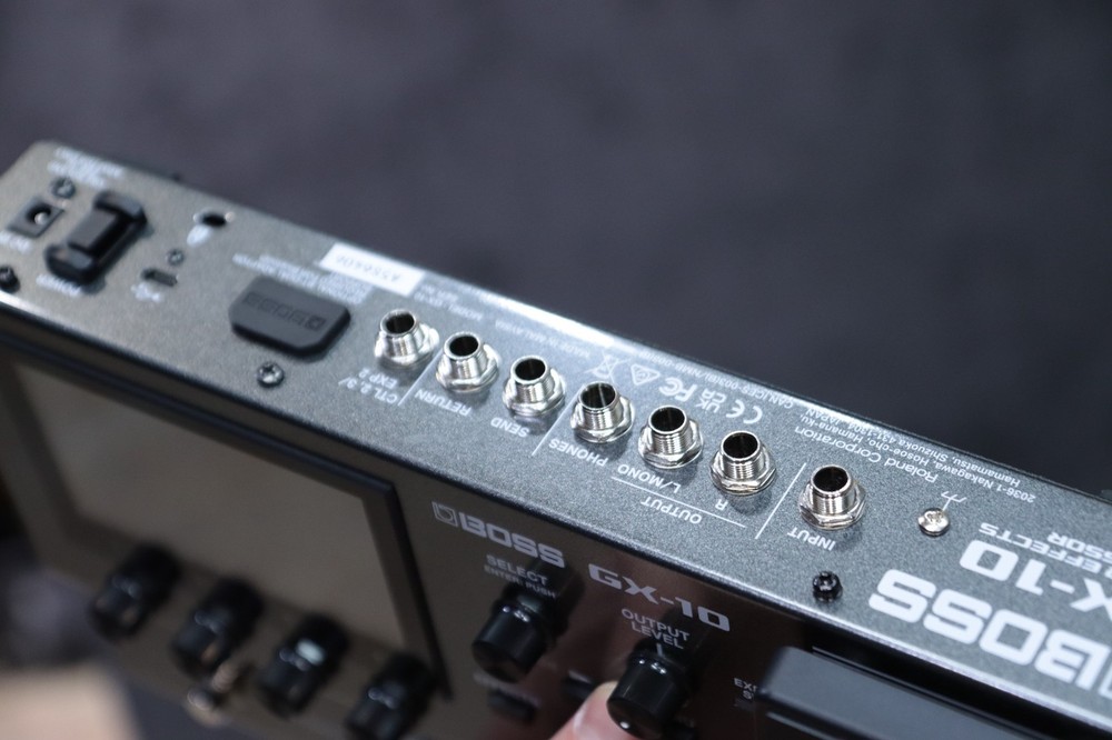 Boss GX-10 Guitar Effects Processor Compact Guitar & Bass Amp/Effects Processor