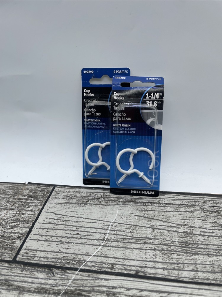 1-1/4" White Cup Hooks 2Pk {II}