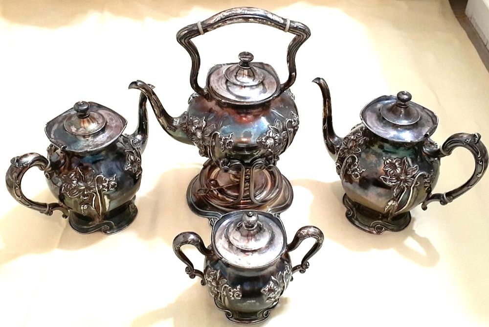 Antique 1900's WILCOX Silver Plate Co. Quadruple Repousse Tea & Coffee Set