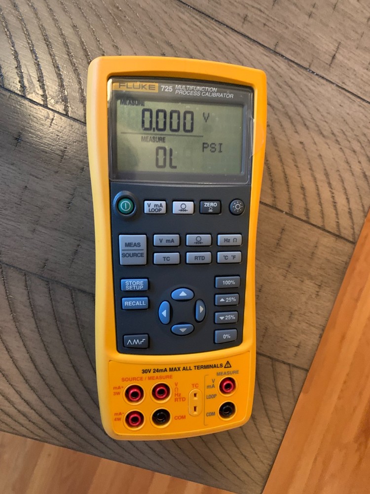Fluke 725 multifunction process calibrator .