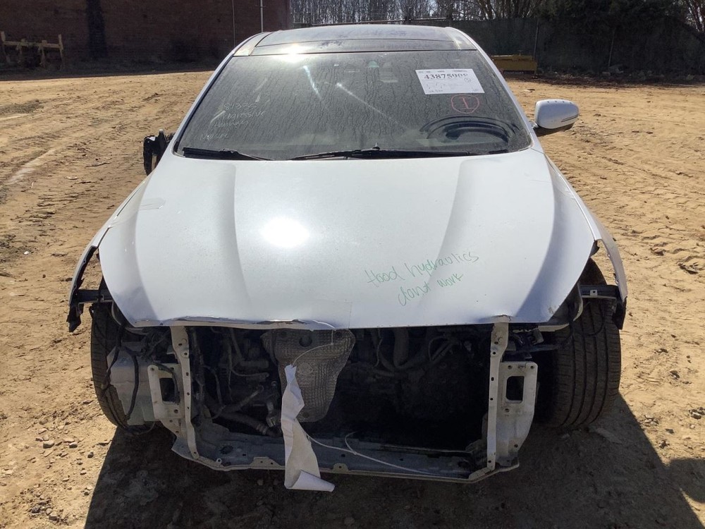 CADENZA 2016 Glove Box 4967996