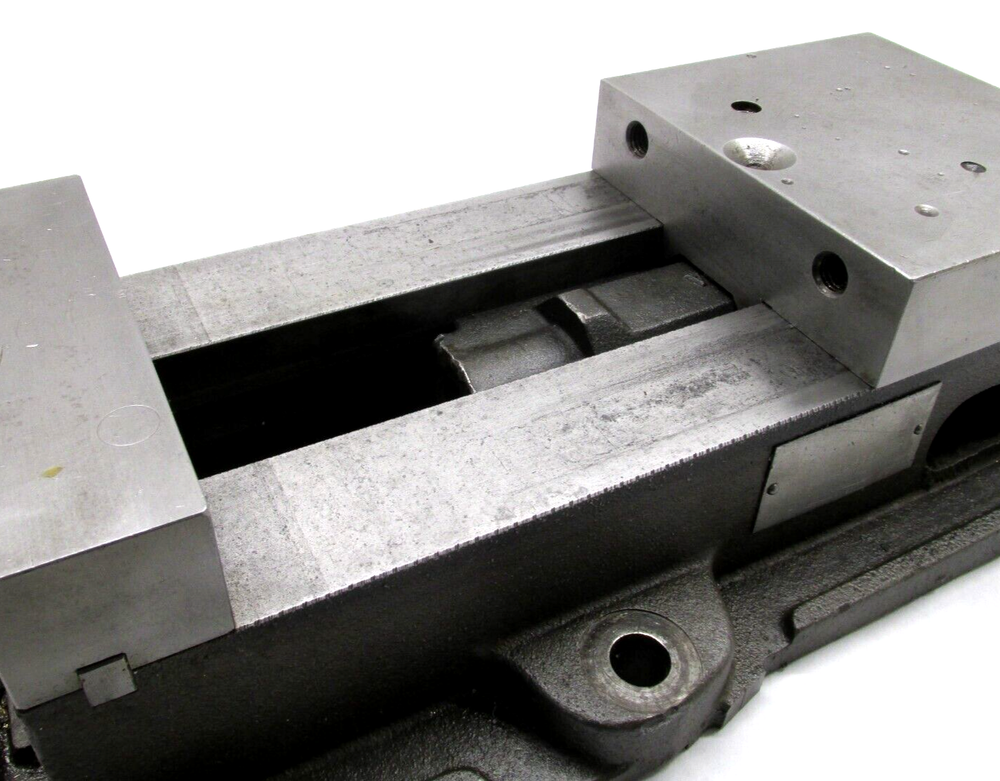 KURT ANGLOCK 6" MILLING MACHINE VISE - #D60