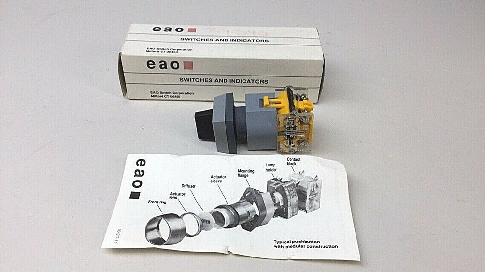 EAO 700.900.3  2-Position Selector Switch 600VAC Max.10A