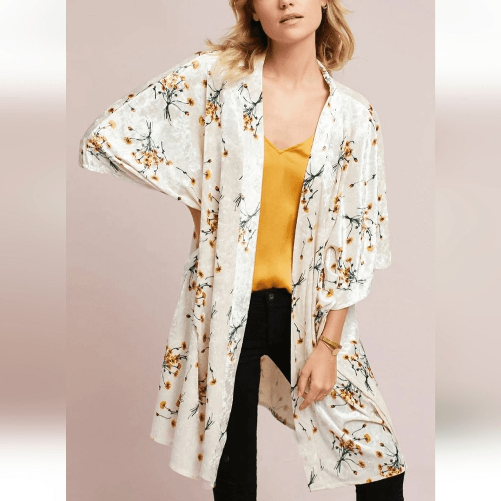 Anthropologie Floreat Womens Kimono Velour Velvet Cream Yellow Daisy Flower