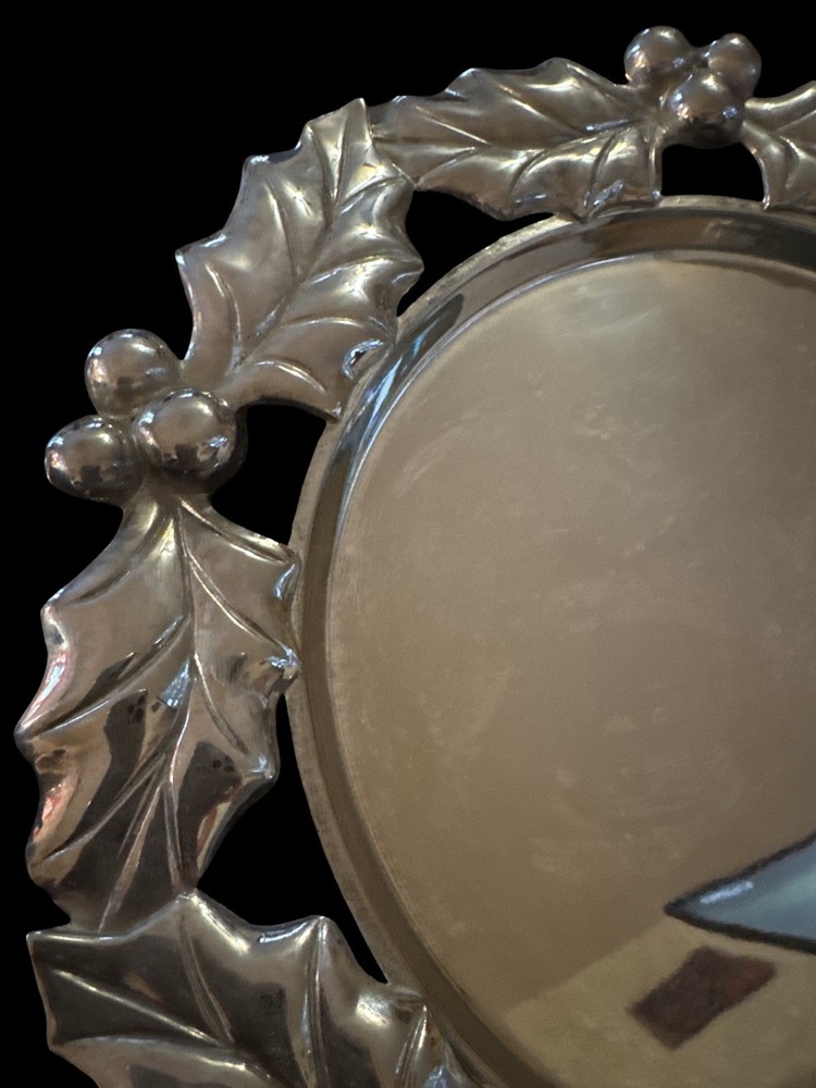 Vintage International Silver Company Holly & Berries Trivet 9” Silverplate