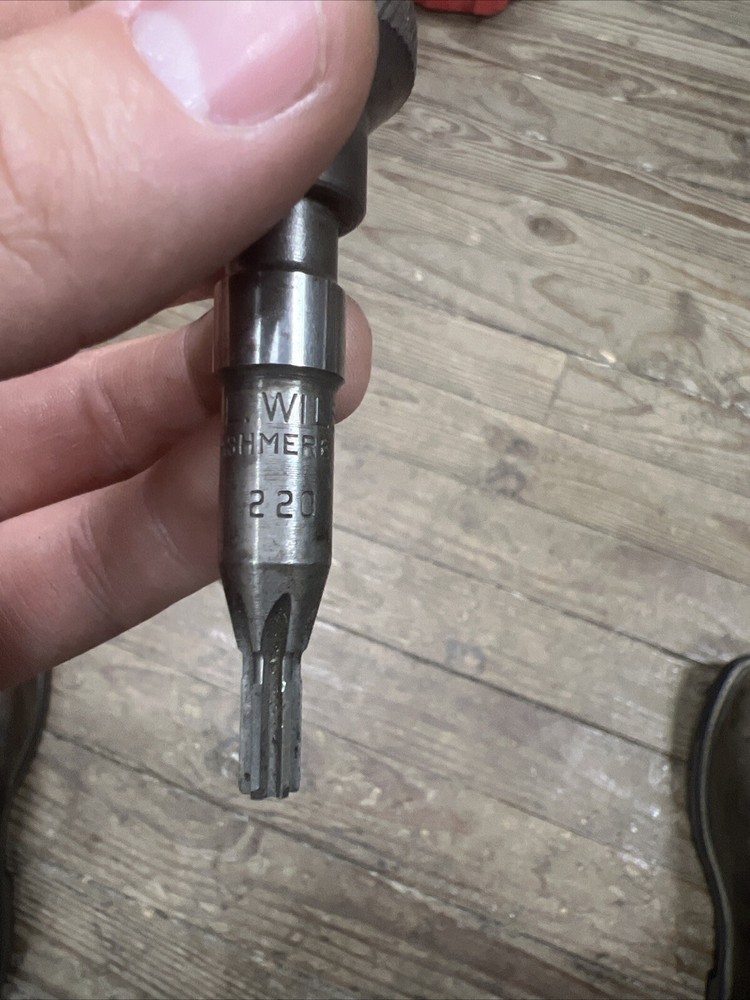 L.E. Wilson Inside Neck Reamer .220 Cal Case
