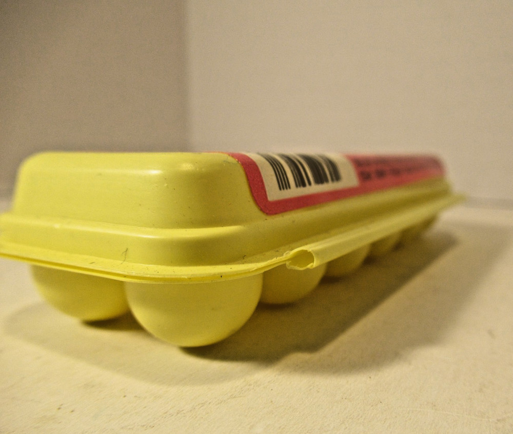 Vintage Eggums Bubble Gum Eggs Candy Container 4 inches empty package Leaf GUM