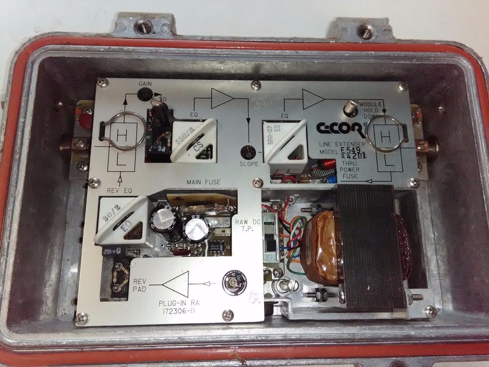 C-COR Line extender E549-A42C1 W/Housing