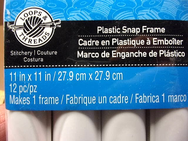 LOOPS & THREADS Needlework Plastic Snap Frame 11" x 11" New in Package