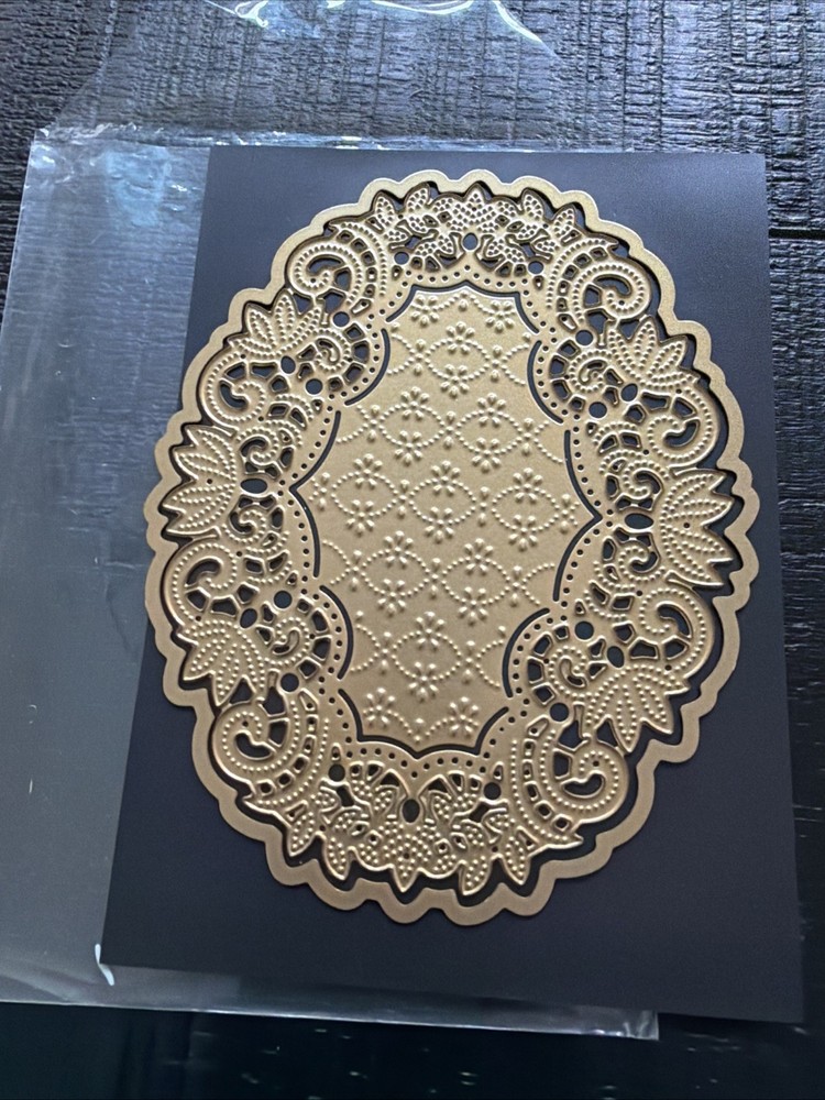 Anna Griffin Lace Edge Die