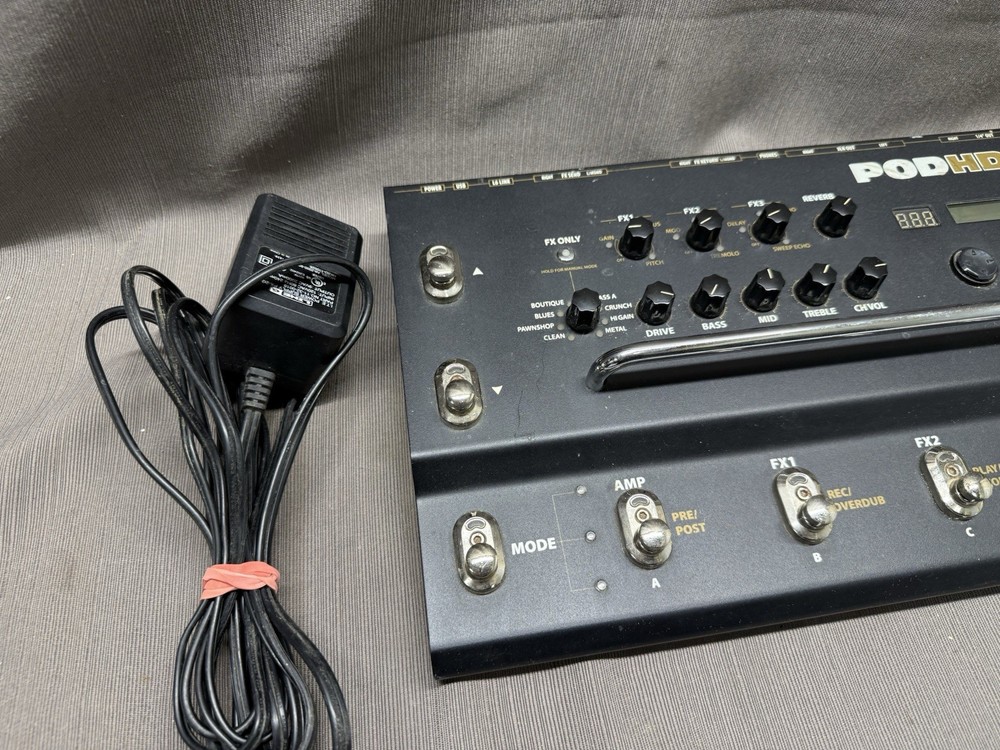 LINE6 POD HD400 Multi-Effects Processor (USED)