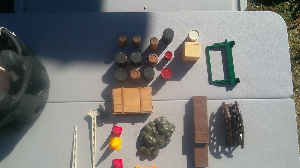 Large lot of assorted G Scale model railroader stuff