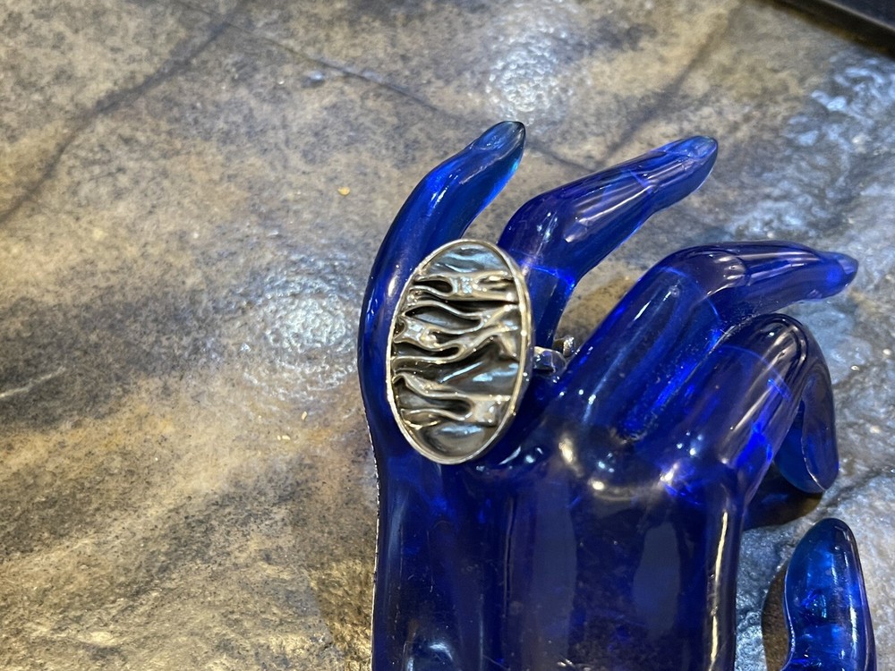 Gorgeous Statement Contemporary Design Ring In 925 Sterling Silver.