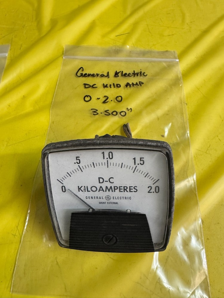 General Electric 3.5" 0-2000  DC Amp Meter - Used Tested