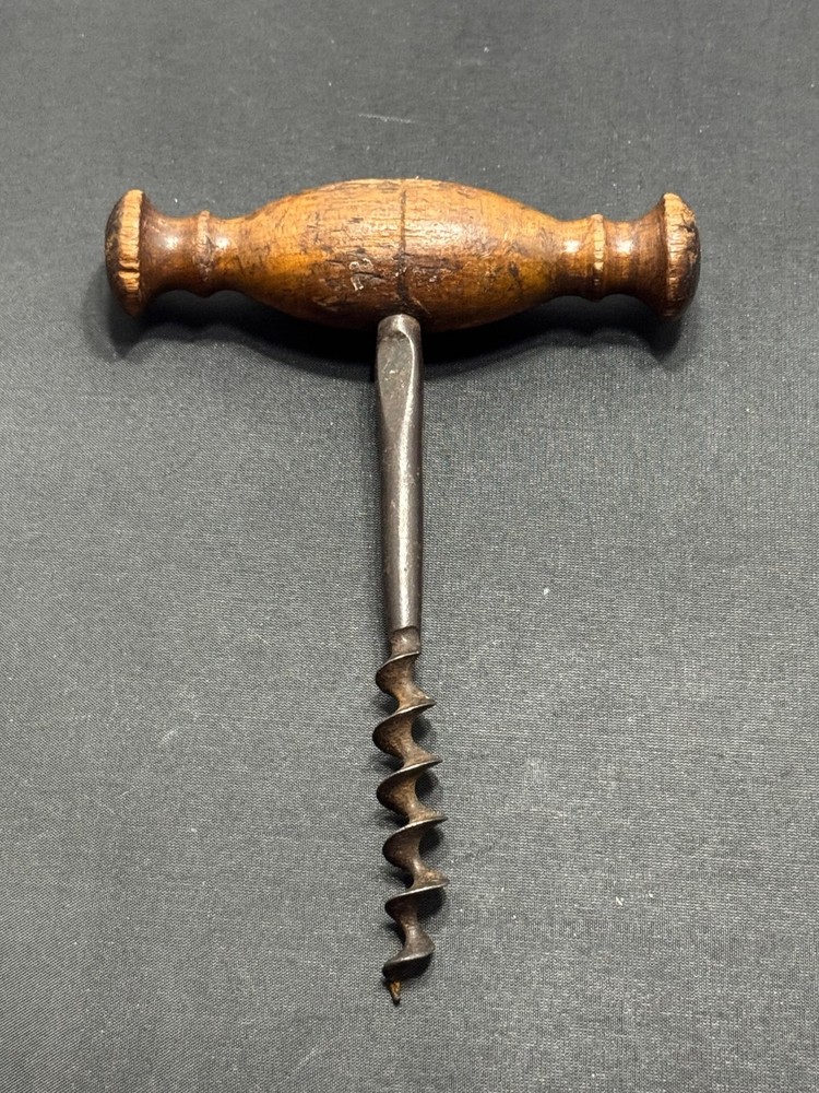 D-124 ANTIQUE PRIMITIVE RUSTIC CORKSCREW W/ BARREL HANDLE BARWARE