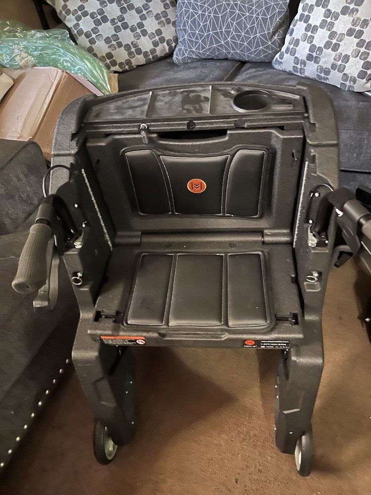 Motive Walker In Grey