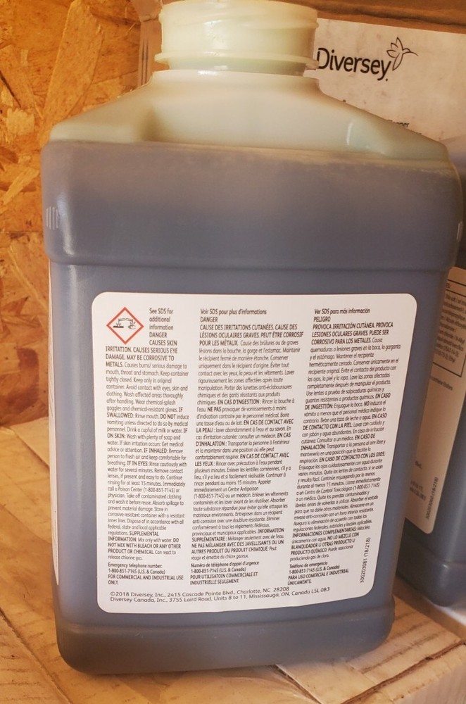 2) Diversy Crew Multipurpose Restroom Cleaner 2.5L