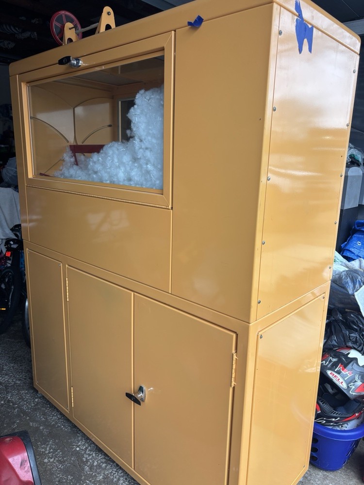 Yellow build a bear maker
