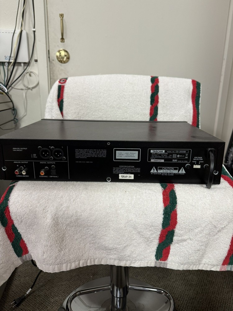 Tascam CD-200SB Professional CD / Solid-State Media Player UNTESTED SOLD AS IS