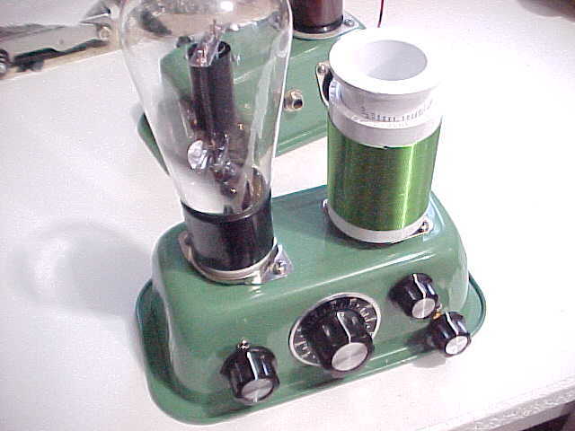 BIG GLOW-BULB 42 TUBE SHORTWAVE/AM  BROADCAST REGEN RADIO (540khz to 15.8 mhz)