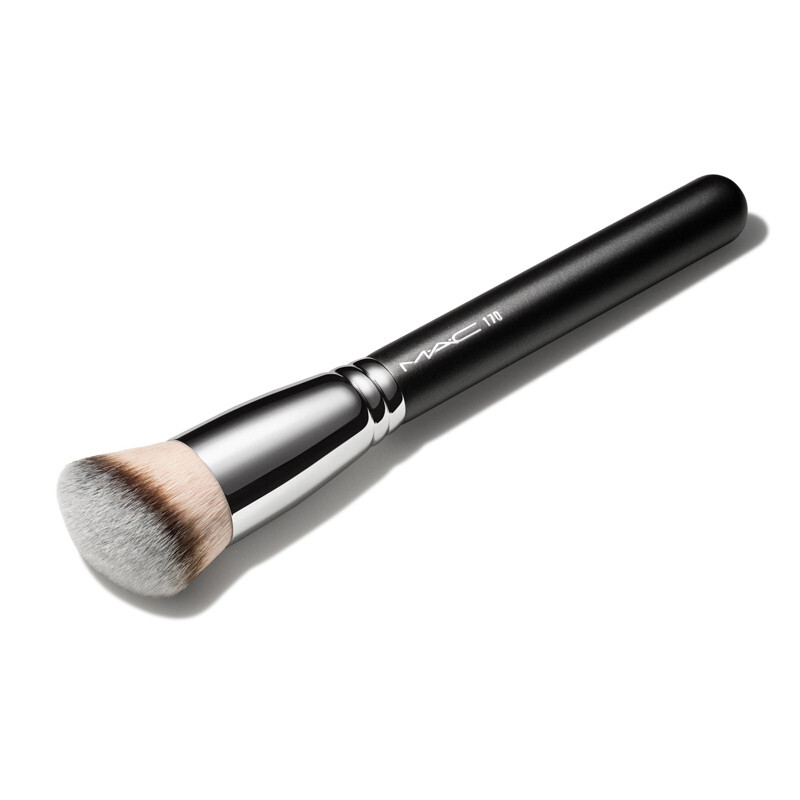 MAC 170 Synthetic Rounded Slant Foundation Brush