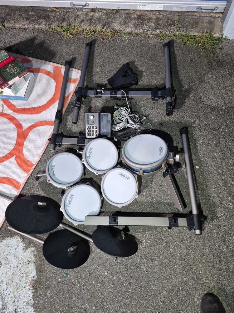 Simmons Titan 70 Electronic Drum Kit With Mesh Pads & Bluetooth