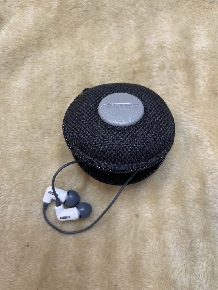 Shure E3cSound Isolating Pro-style Earphones in Case