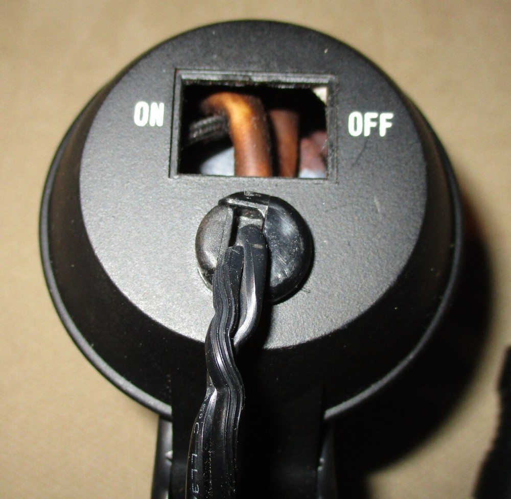 Bescor Camera Photo Shoot Light Top Mount & Adapter - Working, but needs bulb.
