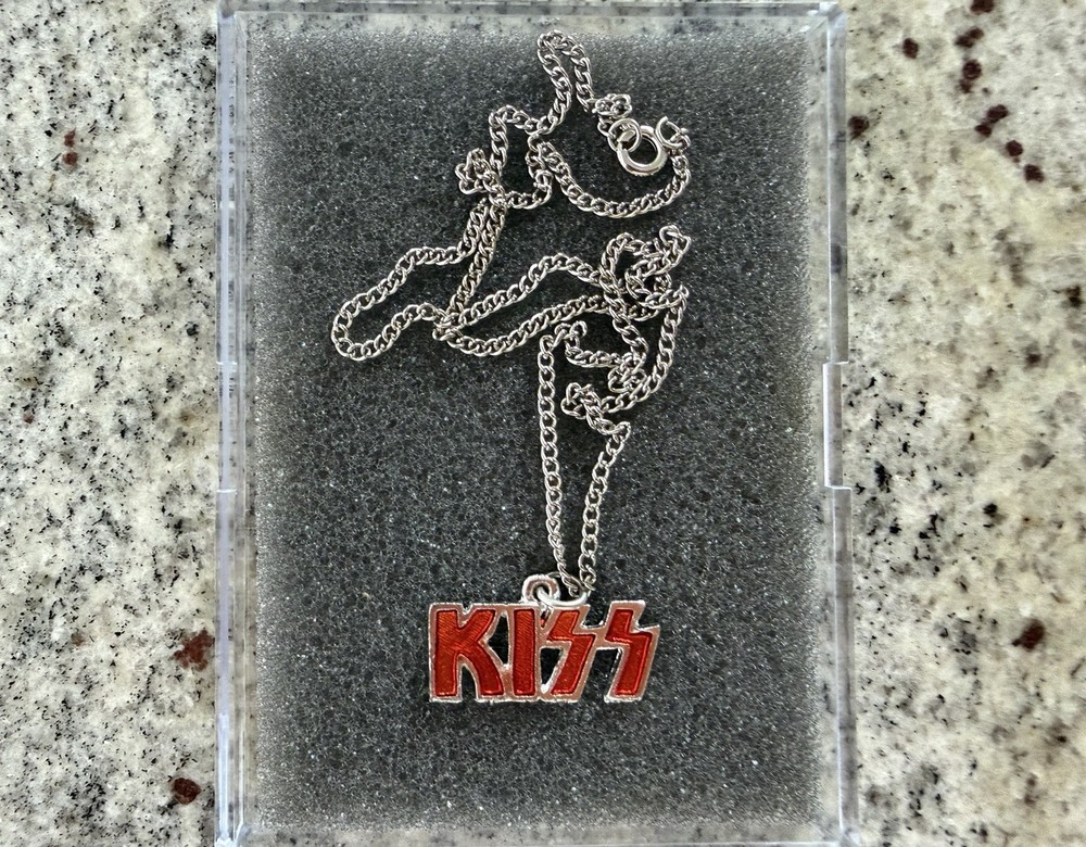 KISS 1978 SILVER RED LOGO MEXICO NECKLACE AUCOIN VINTAGE GENE PAUL ACE RARE🔥