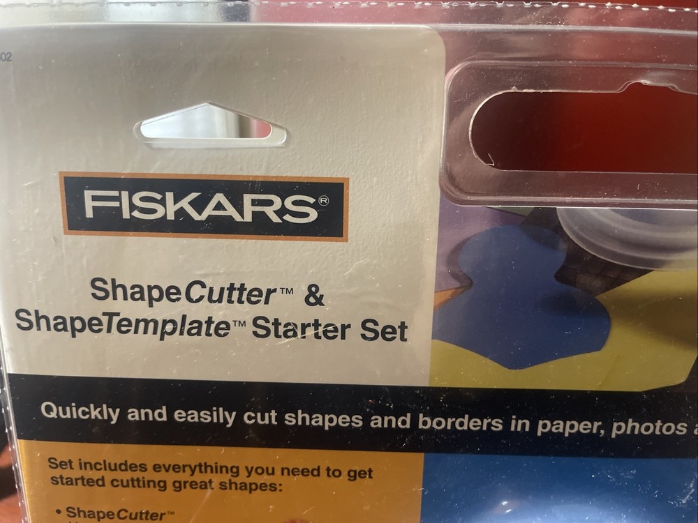 Fiskars | 4802 | ShapeCutter and ShapeTemplate Starter Set