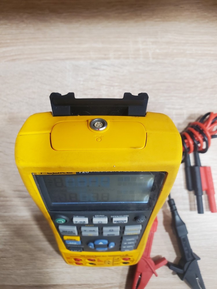 Fluke 726 Precision Multifunction Process Calibrator