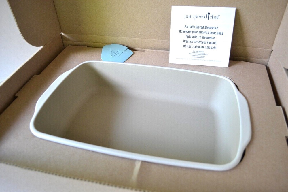 Pampered Chef ~ NEW~ STONE RECTANGULAR BAKER & TRAY 9" x 13" Glazed / Unglazed