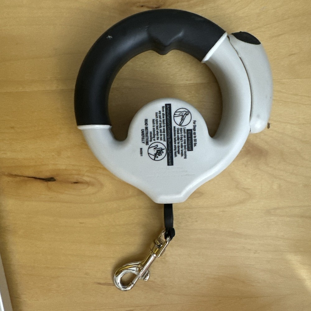 Hartz Reva Retractable Reflective Leash