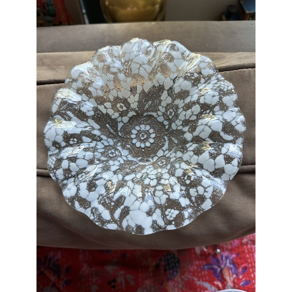 White Snowflake Design In Clear Glass Small Candy Dish Beautiful Pattern 7” EUC