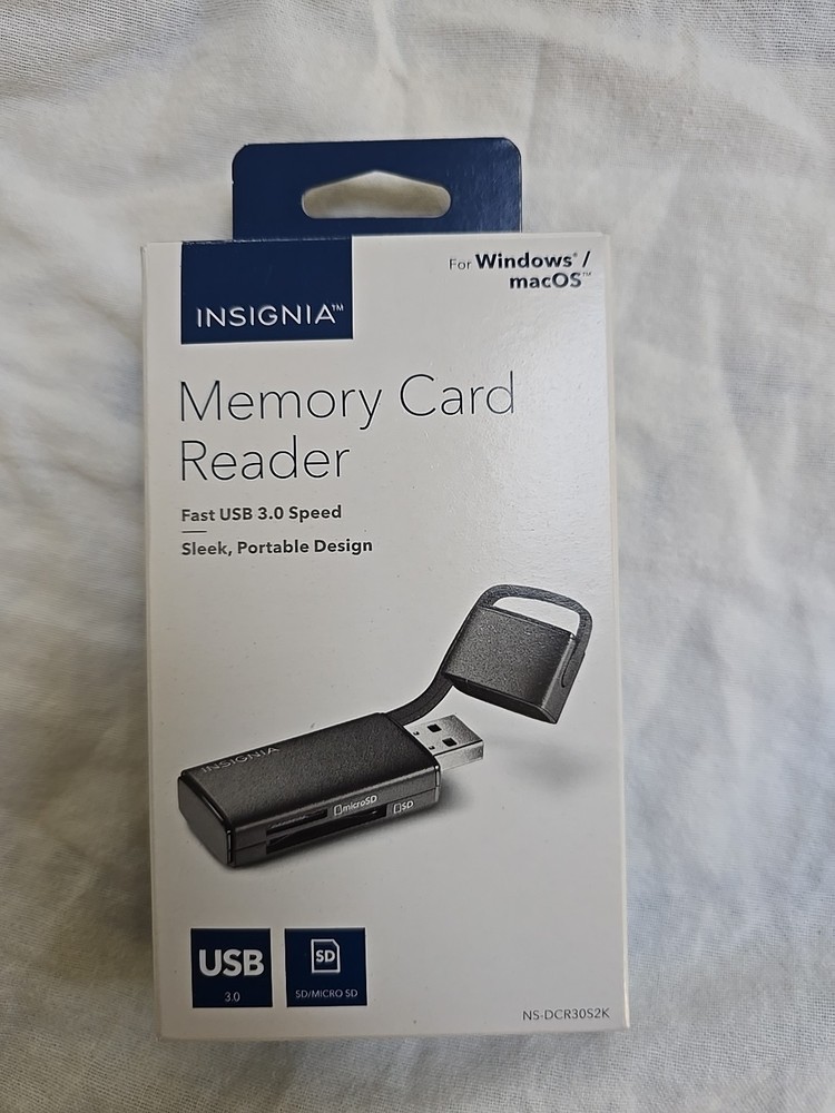 Insignia- USB 3.0 Memory Card Reader - NS-DCR30S2K