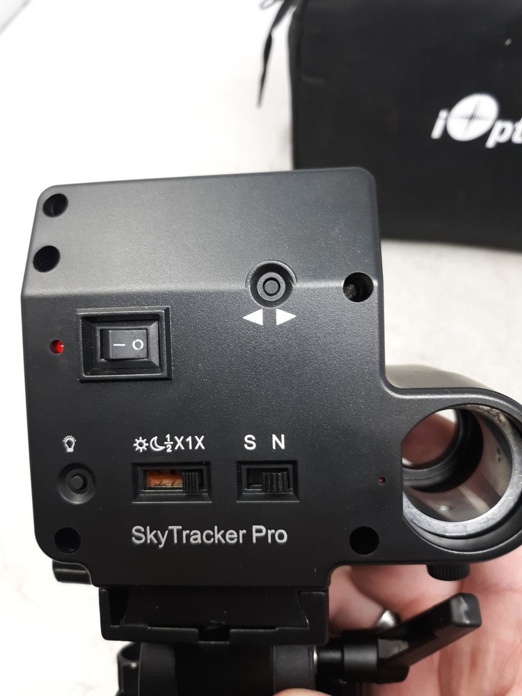 iOptron SkyTracker Pro Equatorial Mount w/ Polar Scope & Bag
