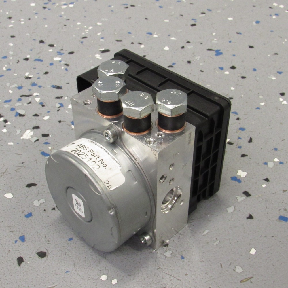 ABS Pump / Modulator / Control Unit *NICE! ~ Triumph Speed Triple 1200RR 1200RS