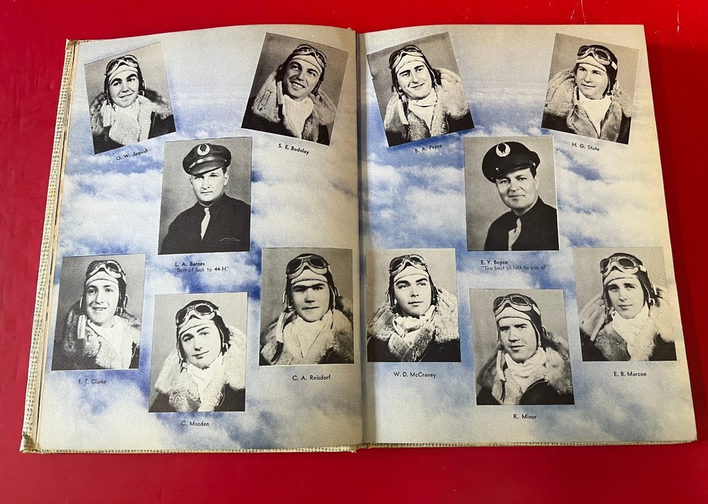 COLEMAN ARMY AIR FIELD PILOT FLYING SCHOOL CLASS BOOK 44-H