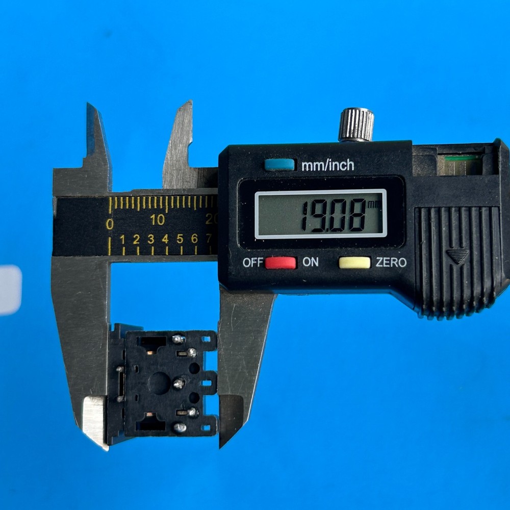 [FRS] Native Instruments MASCHINE MKI Used Part: MIDI Input/Output Socket