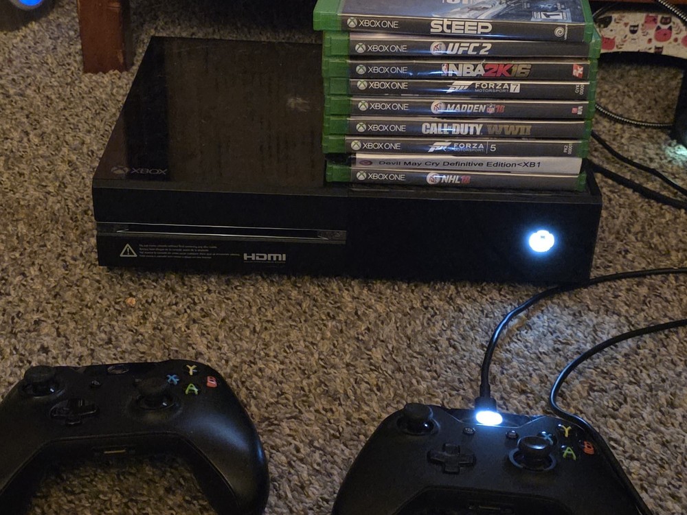 Microsoft Xbox One Console Bundle W/ 9 Games 2 Controllers Power Cord Tested
