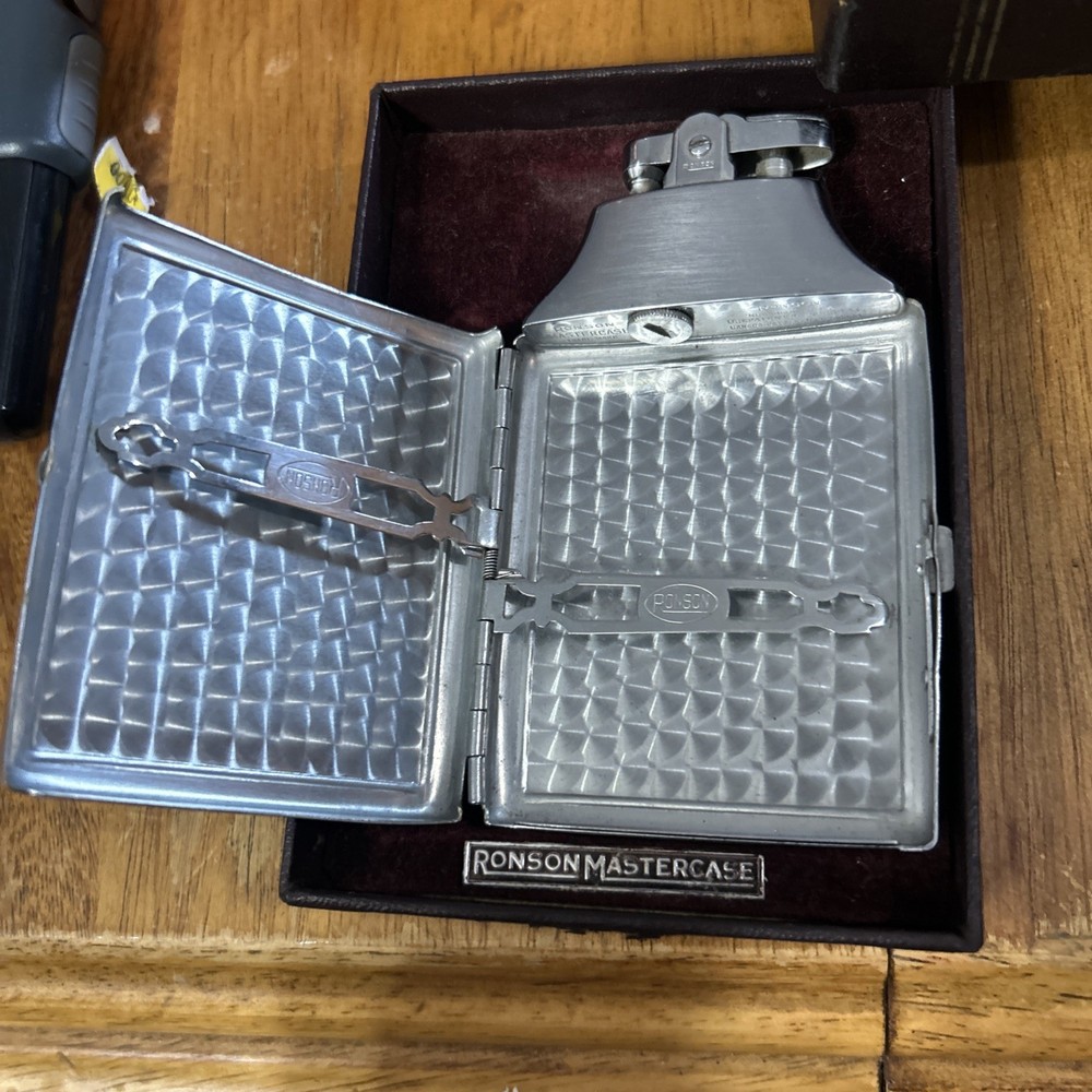 Vintage Ronson 'MasterCase' lighter/case