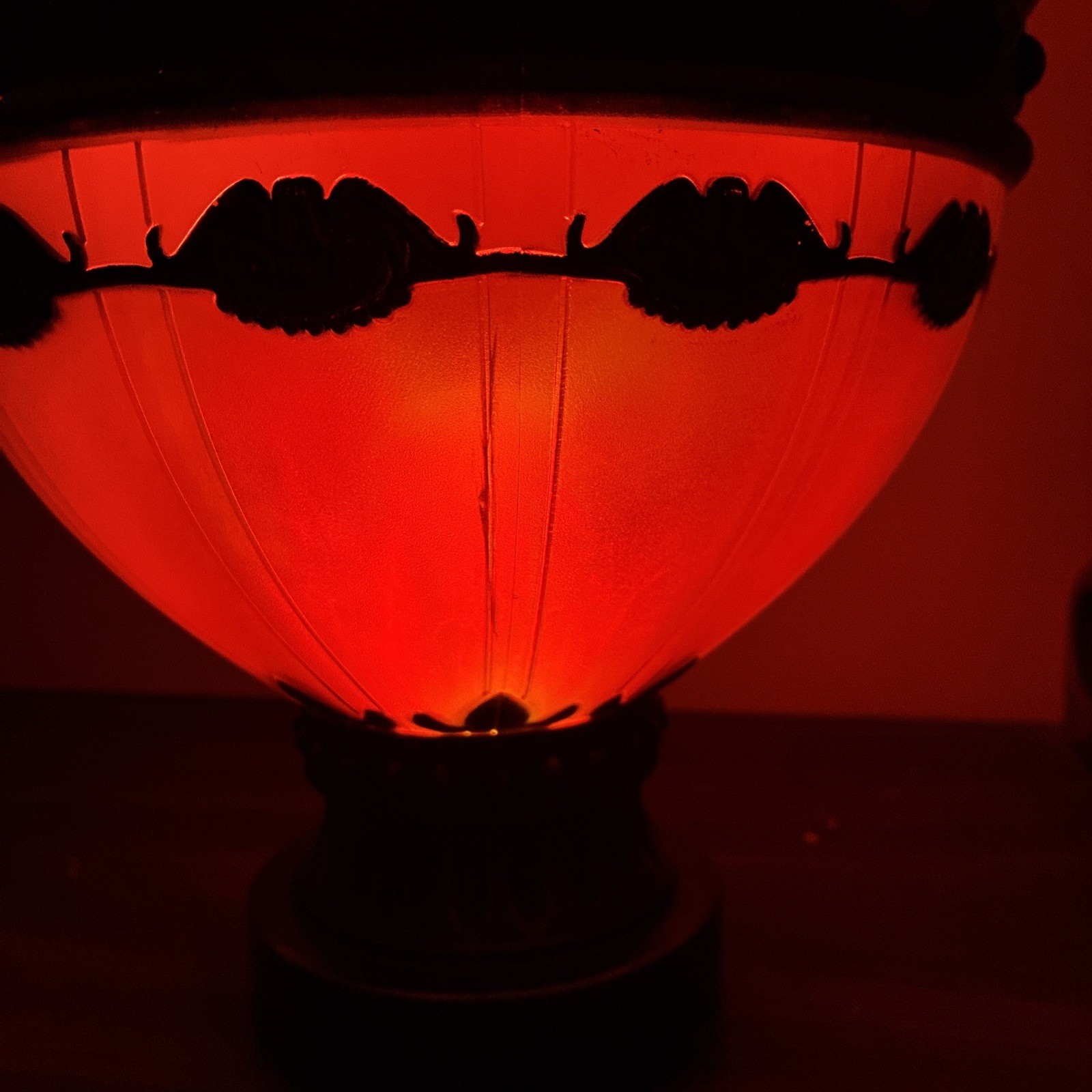 Gemmy Halloween Light Up Goth Pedestal Candy Bowl Red Flame Look Spooky!