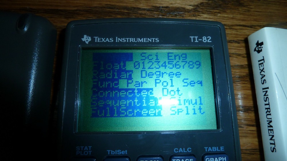 TEXAS INSTRUMENTS TI 82 GRAPHING CALCULATOR TESTED
