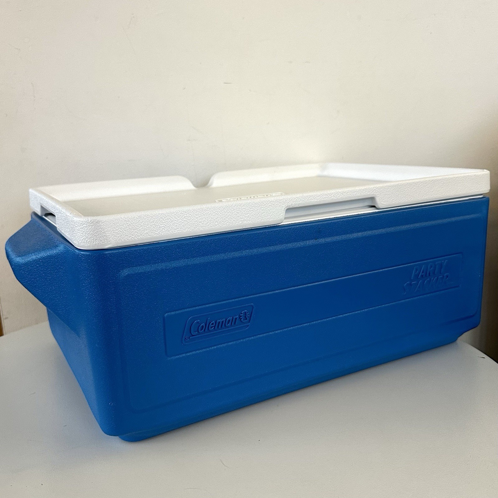 Coleman PARTY STACKER COOLER Model 6225 BLUE 24 Can Stackable Chest DISCONTINUED