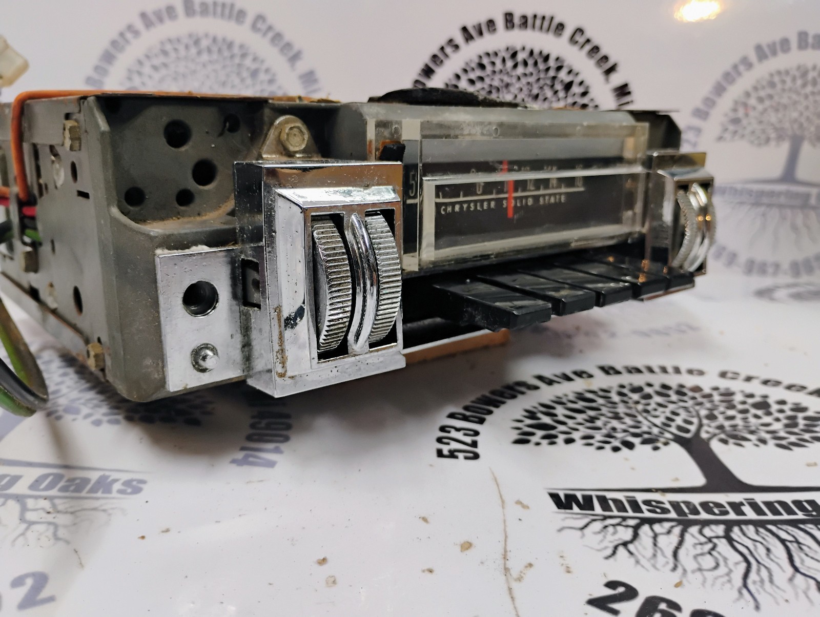 1968-1969 Dodge/ Chrysler Solid State Thumb Wheel AM Radio 2884-631