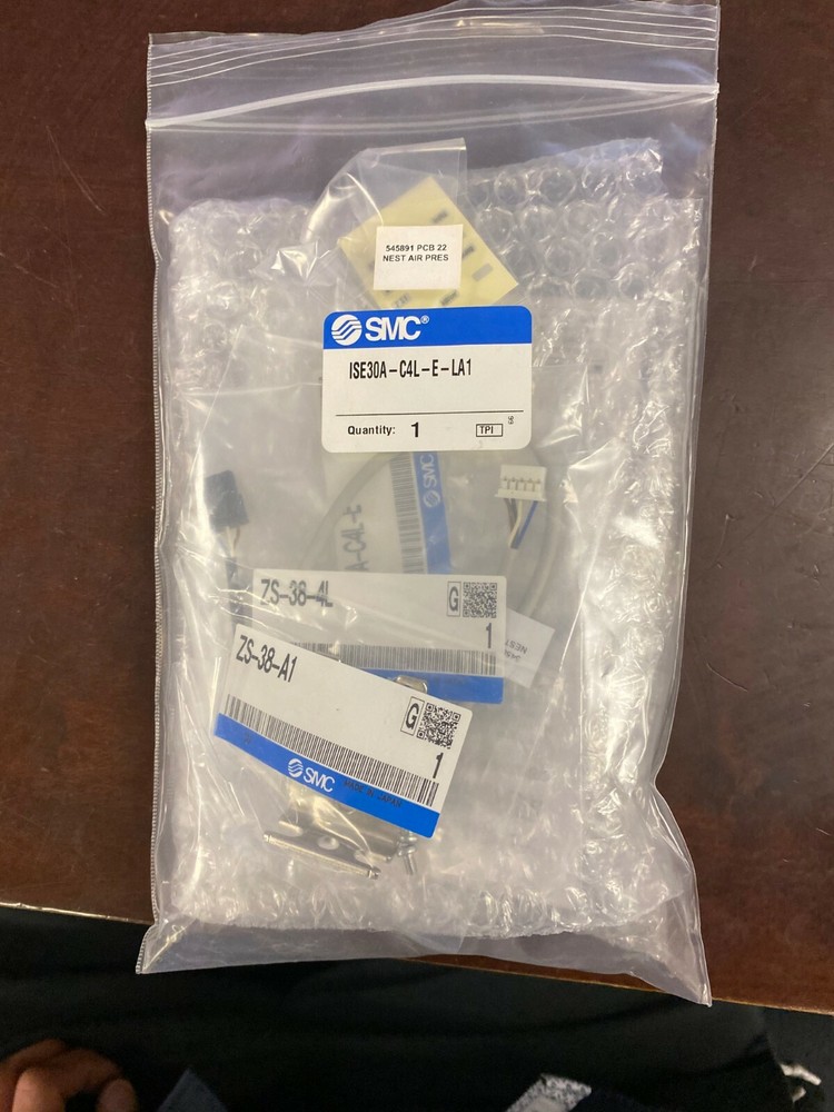 SMC ISE30A-C4L-E-LA1 Digital Pressure Switch