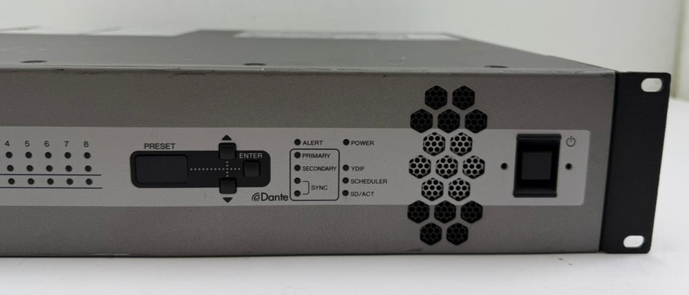 YAMAHA MRX7-D SIGNAL PROCESSOR *POWERS ON-WORKING*