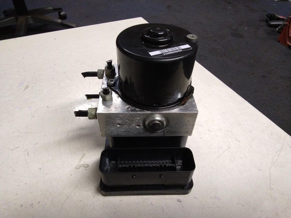 BMW E91 3 SERIES ABS/DSC PUMP AND CONTROL MODULE #6772214
