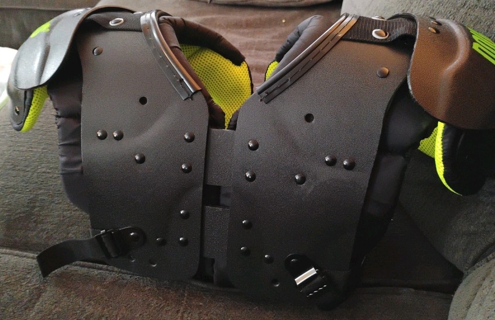 Douglas Commando Shoulder Shoulder Pads Large